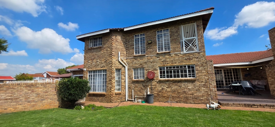 4 Bedroom Property for Sale in Miederpark North West